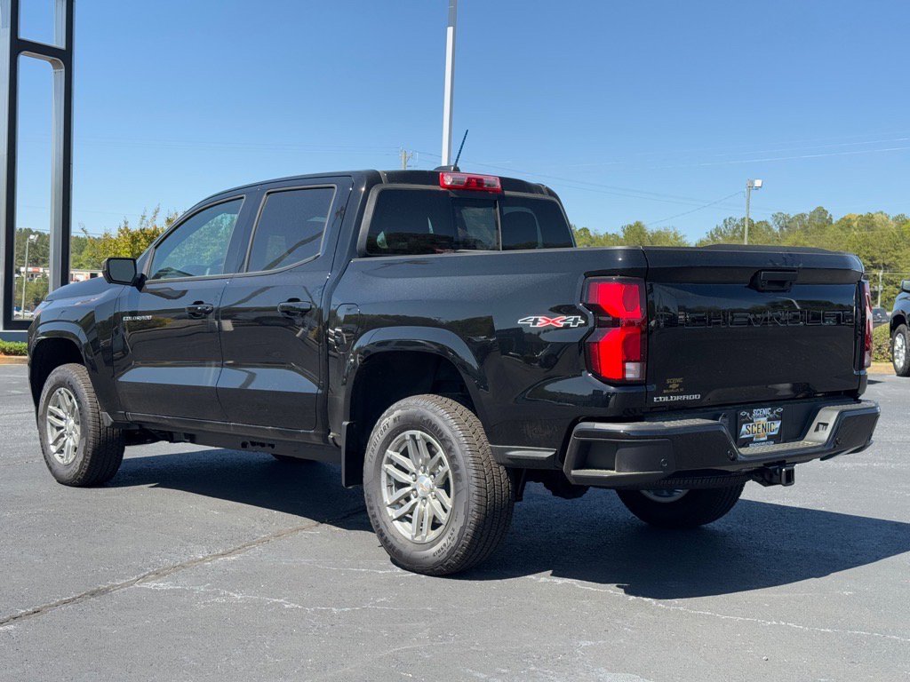 2025 Chevrolet Colorado Work Truck LT photo 5