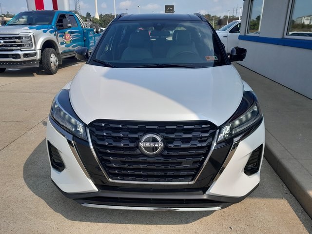 2023 Nissan Kicks SR photo 4