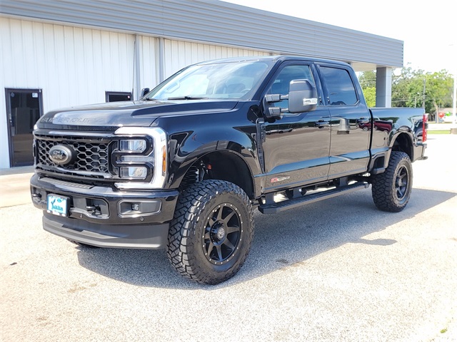 2025 Ford F-250 Lariat photo 3