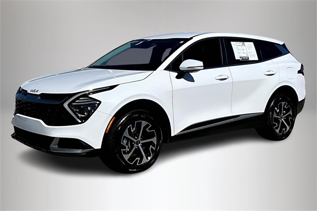 2024 Kia Sportage EX photo 2