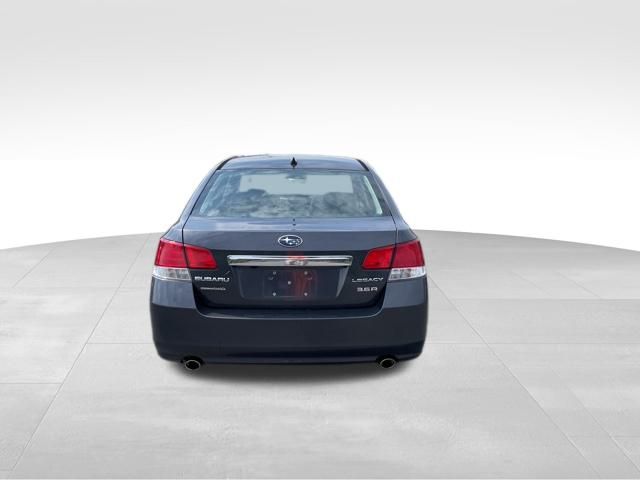 2013 Subaru Legacy 3.6R Limited photo 5