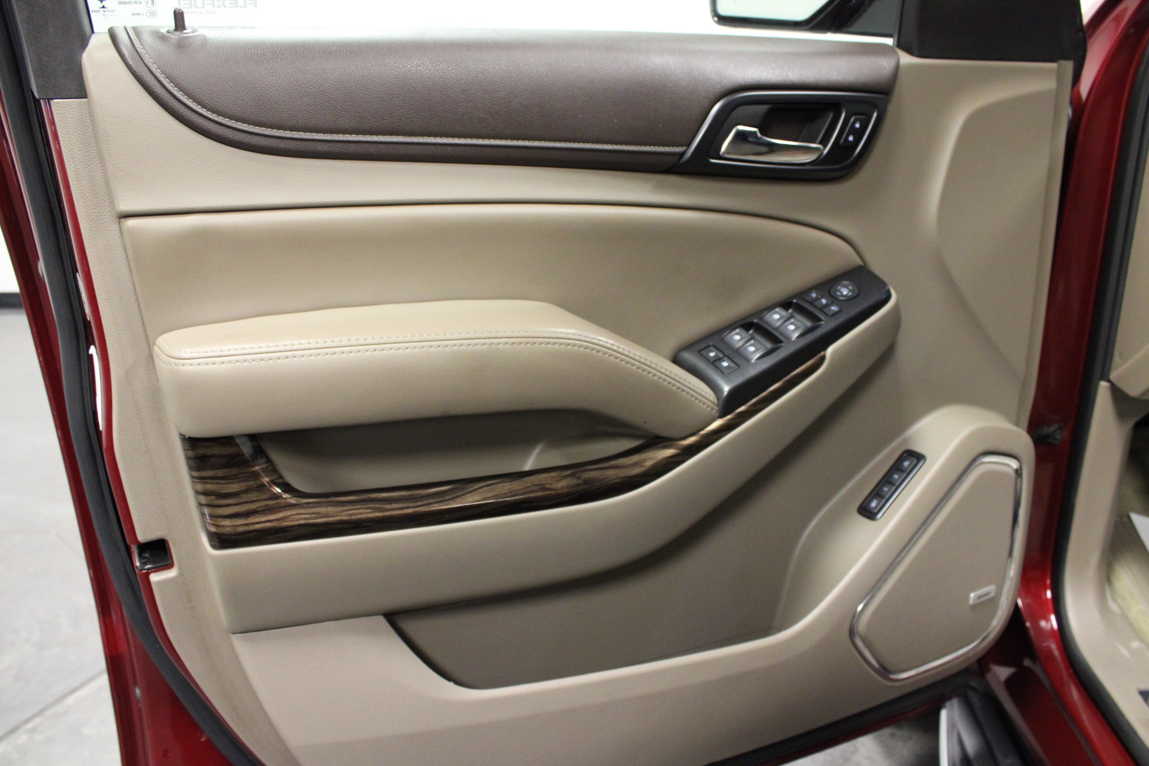 2017 Gmc Yukon SLT photo 9