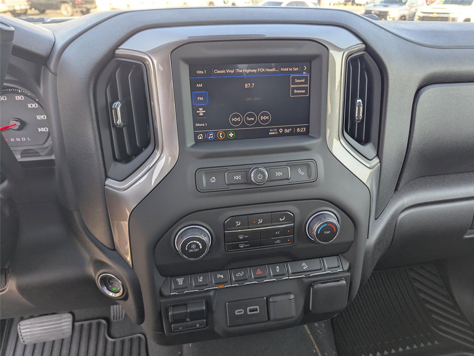 2025 Chevrolet Silverado 2500HD Custom photo 21