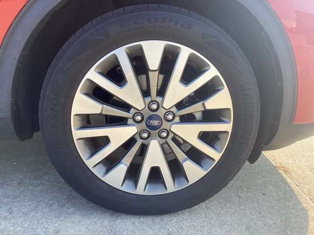 2020 Ford Escape Titanium photo 8