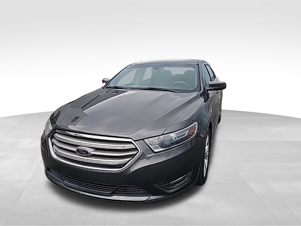 2017 Ford Taurus SEL photo 2
