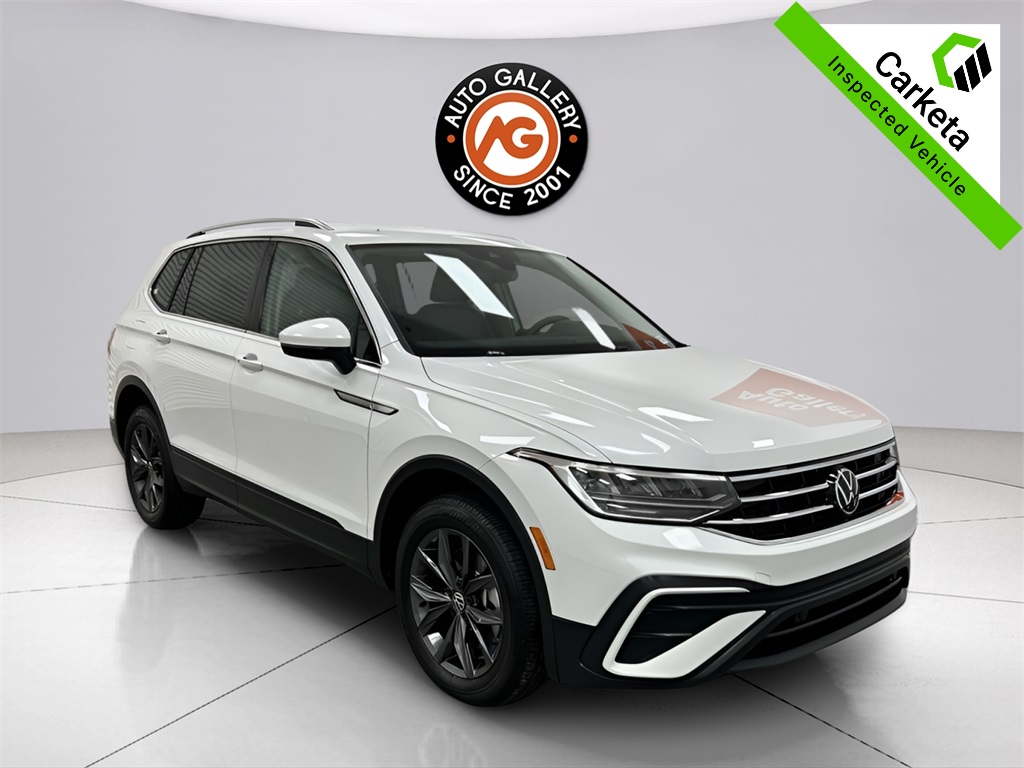 2023 Volkswagen Tiguan SE's photo