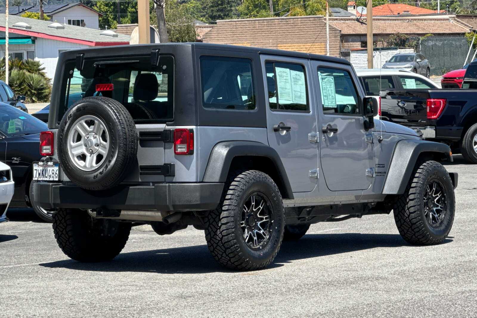 2017 Jeep Wrangler Unlimited Sport photo 4
