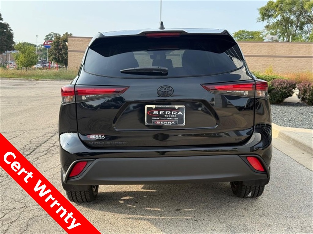 2024 Toyota Highlander LE photo 4