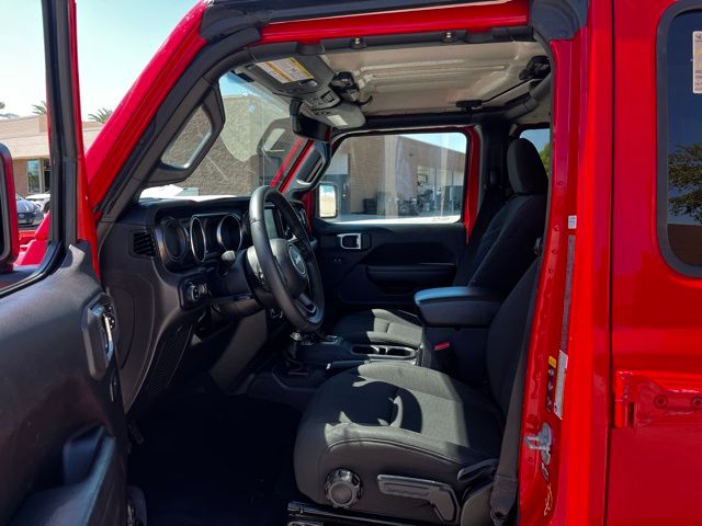 2022 Jeep Gladiator Altitude photo 9