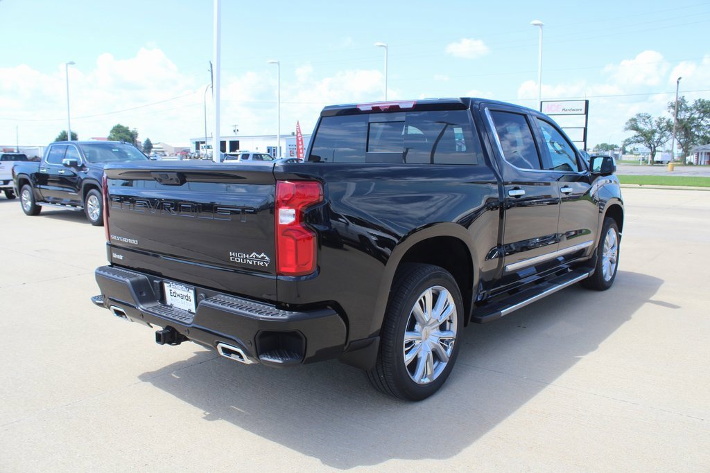 2025 Chevrolet Silverado 1500 High Country photo 3