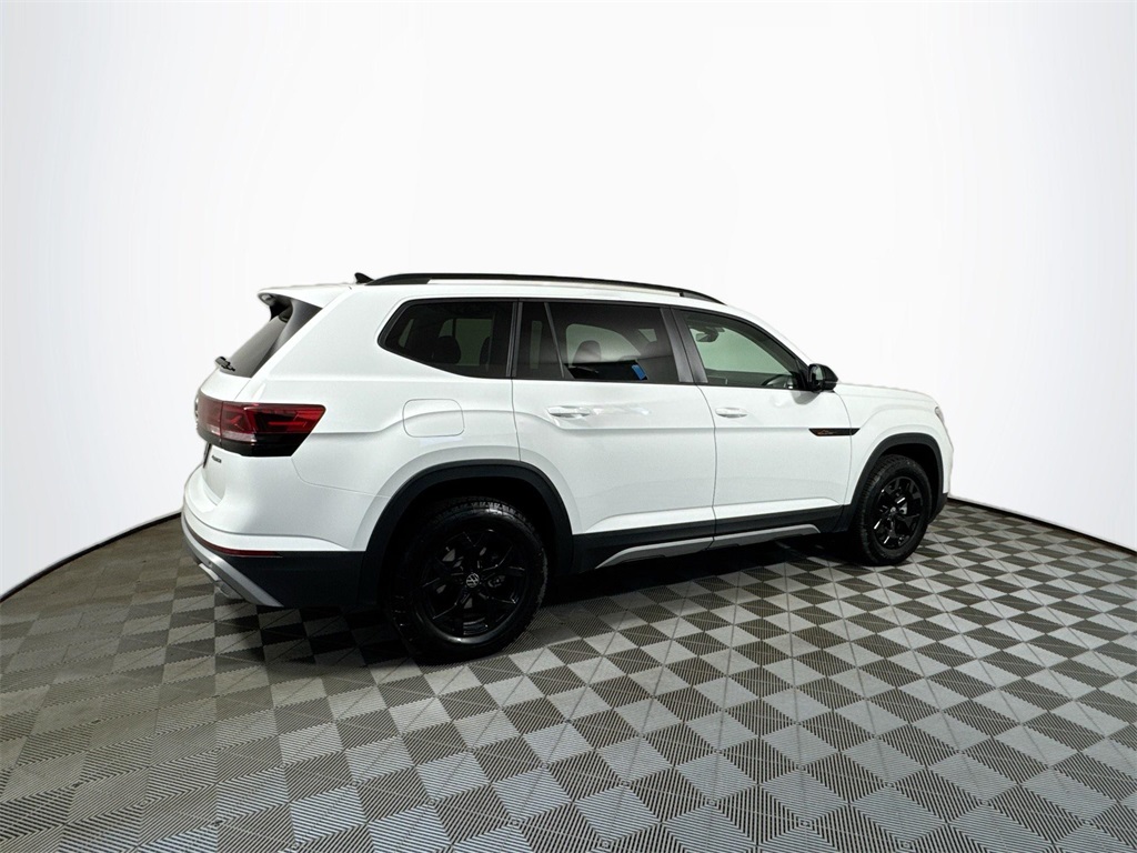 2025 Volkswagen Atlas Peak Edition SE photo 11