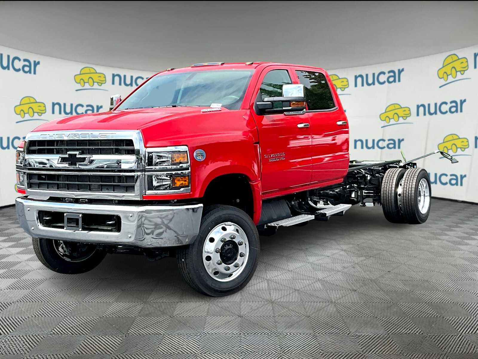 2024 Chevrolet Silverado 5500HD Work Truck photo 3