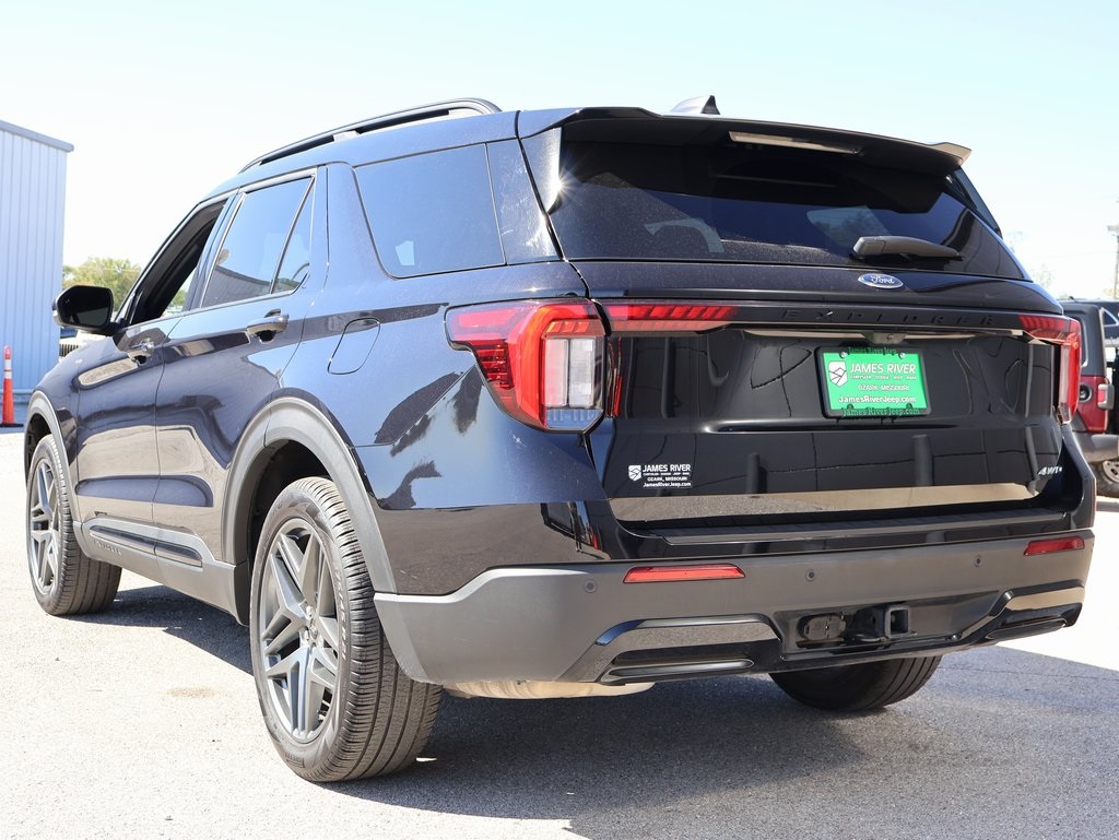 2025 Ford Explorer ST-Line photo 3