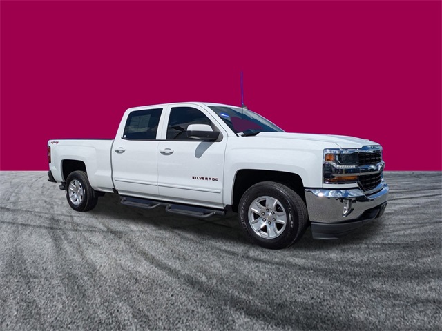 2017 Chevrolet Silverado 1500 LT photo 2