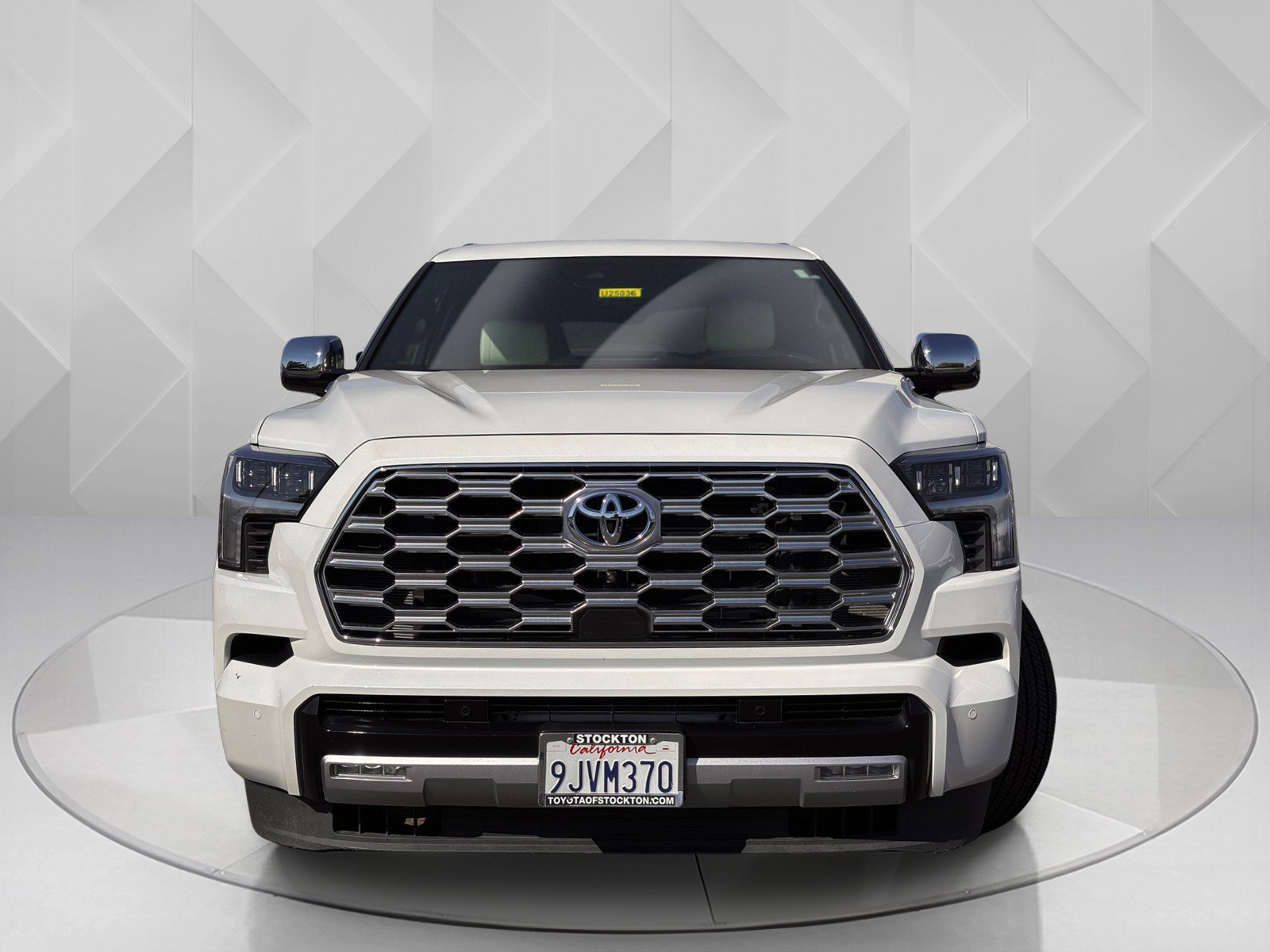 2024 Toyota Sequoia Capstone photo 3