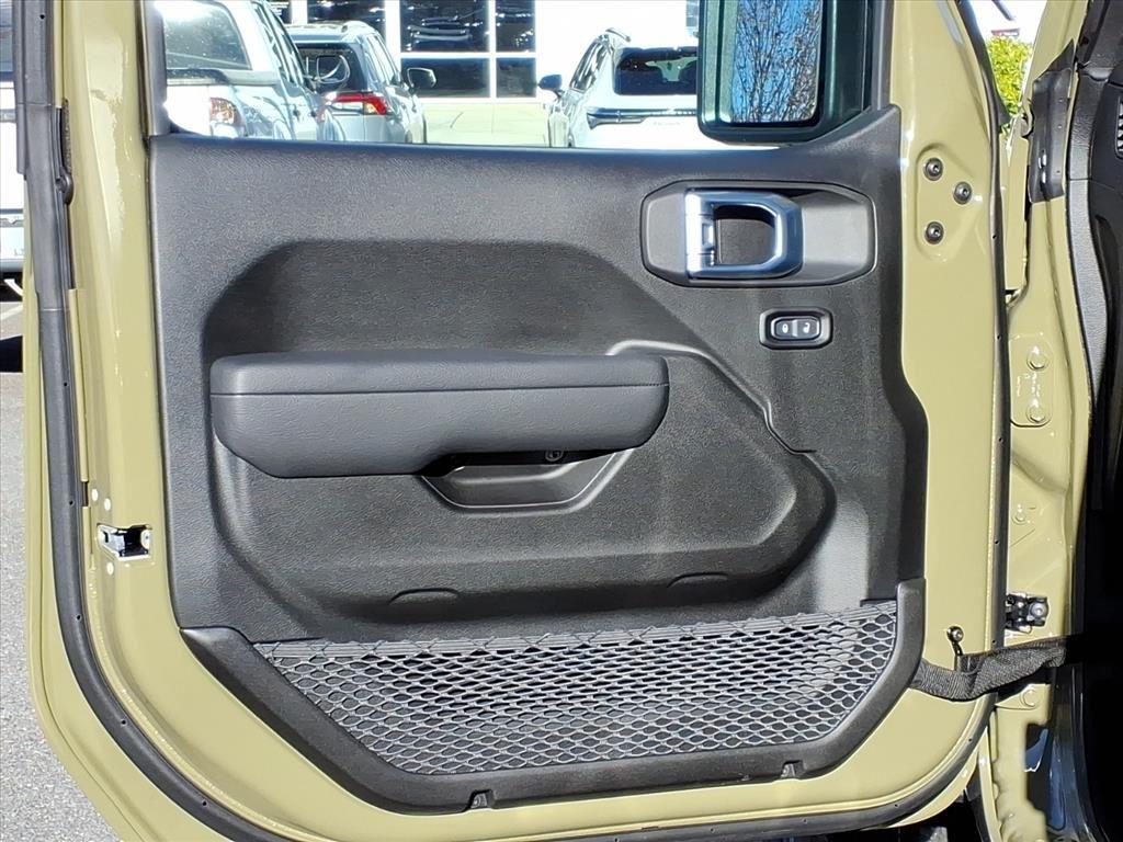 2026 Jeep Gladiator Sport photo 3