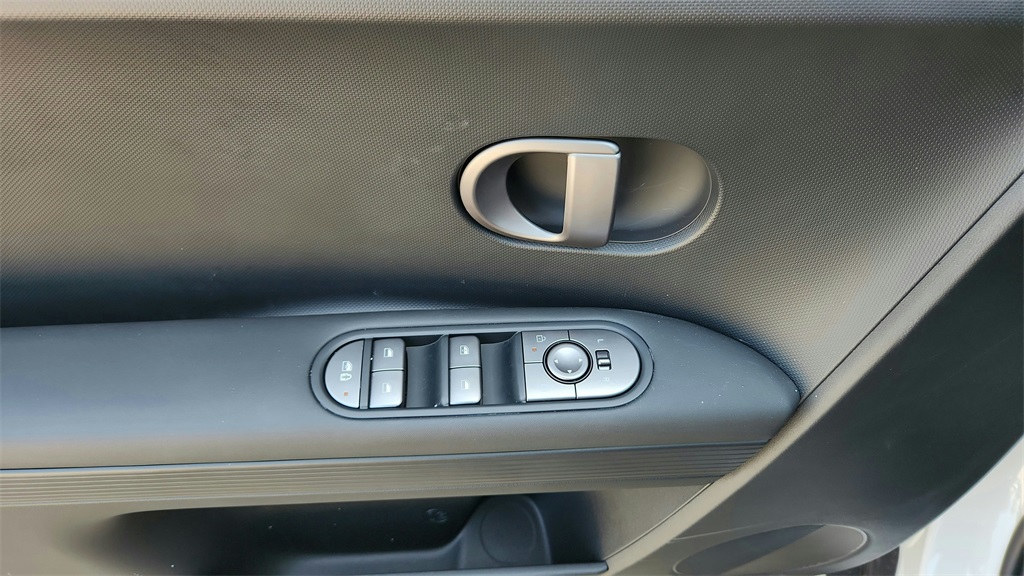 2025 Hyundai Ioniq 5 SE photo 28