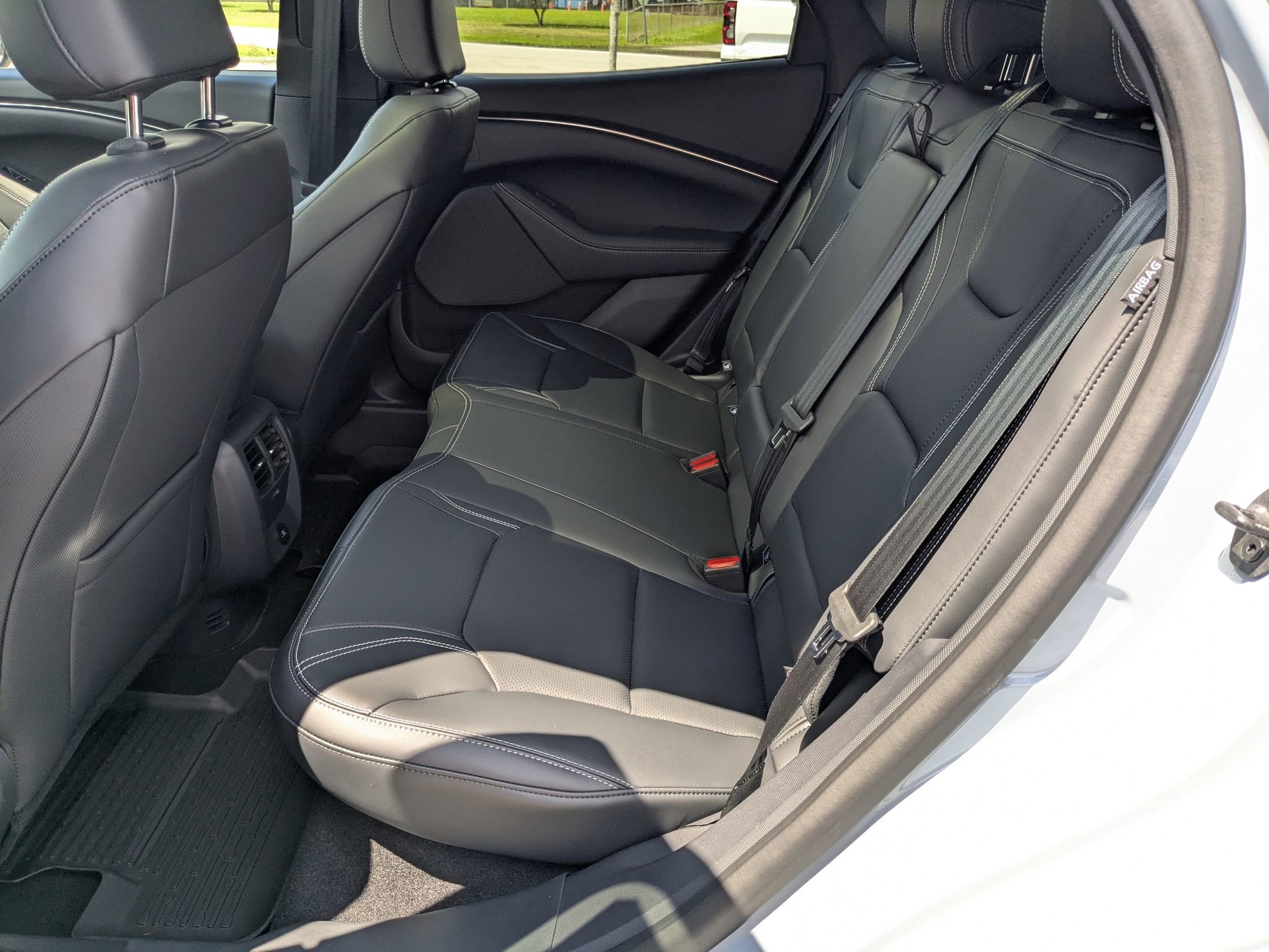 2025 Ford Mustang Mach-E Premium photo 25