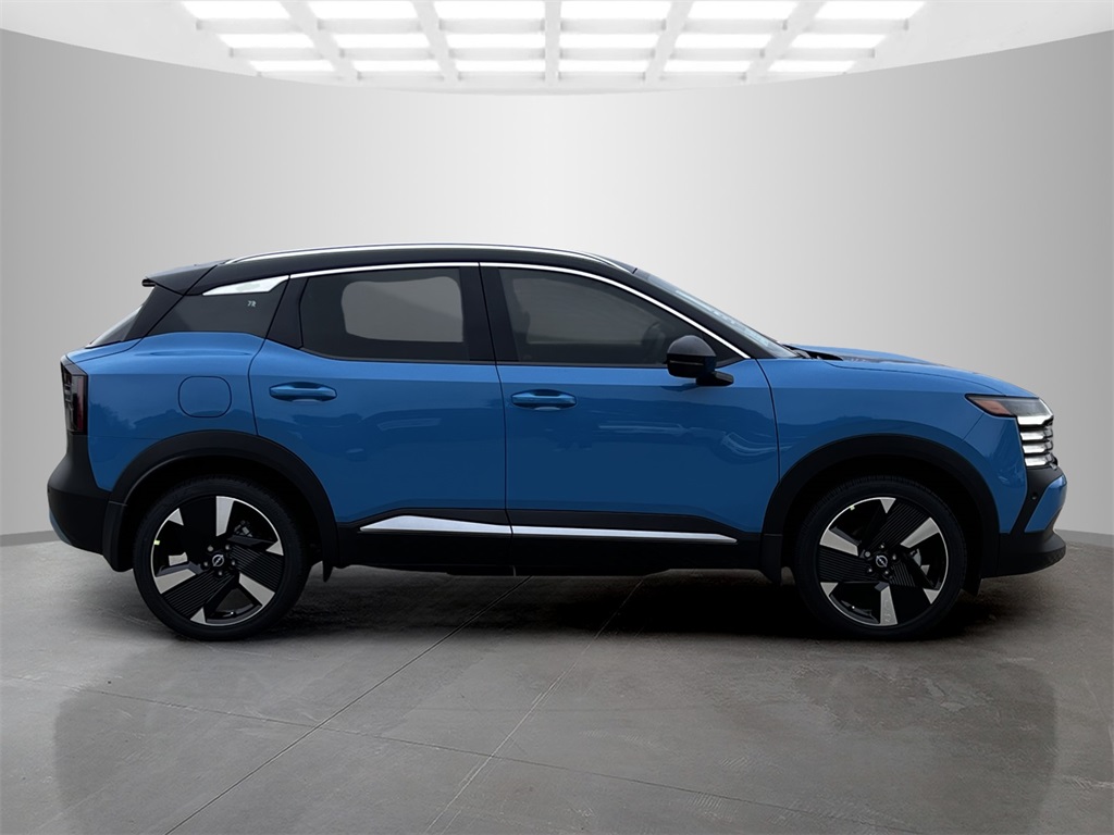 2025 Nissan Kicks SR photo 4
