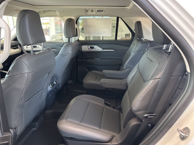 2025 Ford Explorer photo 42