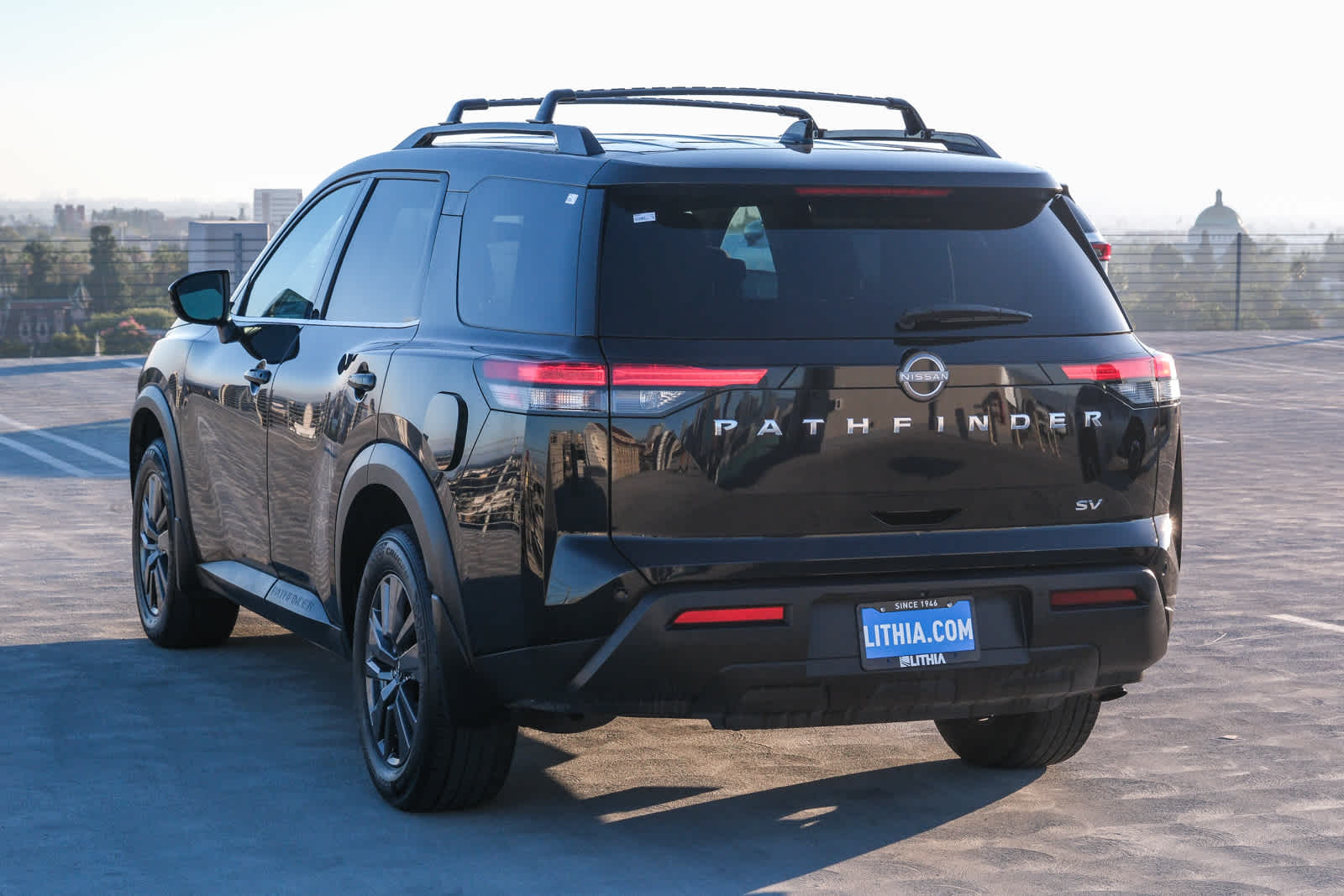 2022 Nissan Pathfinder SV photo 3