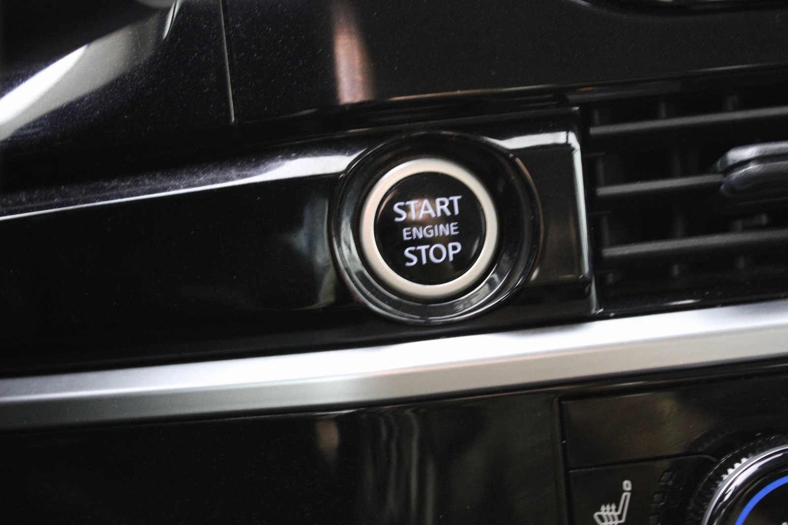 2024 Nissan Pathfinder SV photo 20
