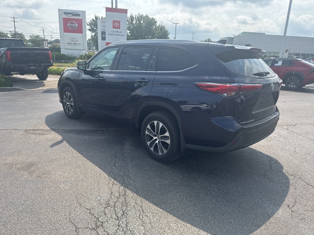 2022 Toyota Highlander XLE photo 4