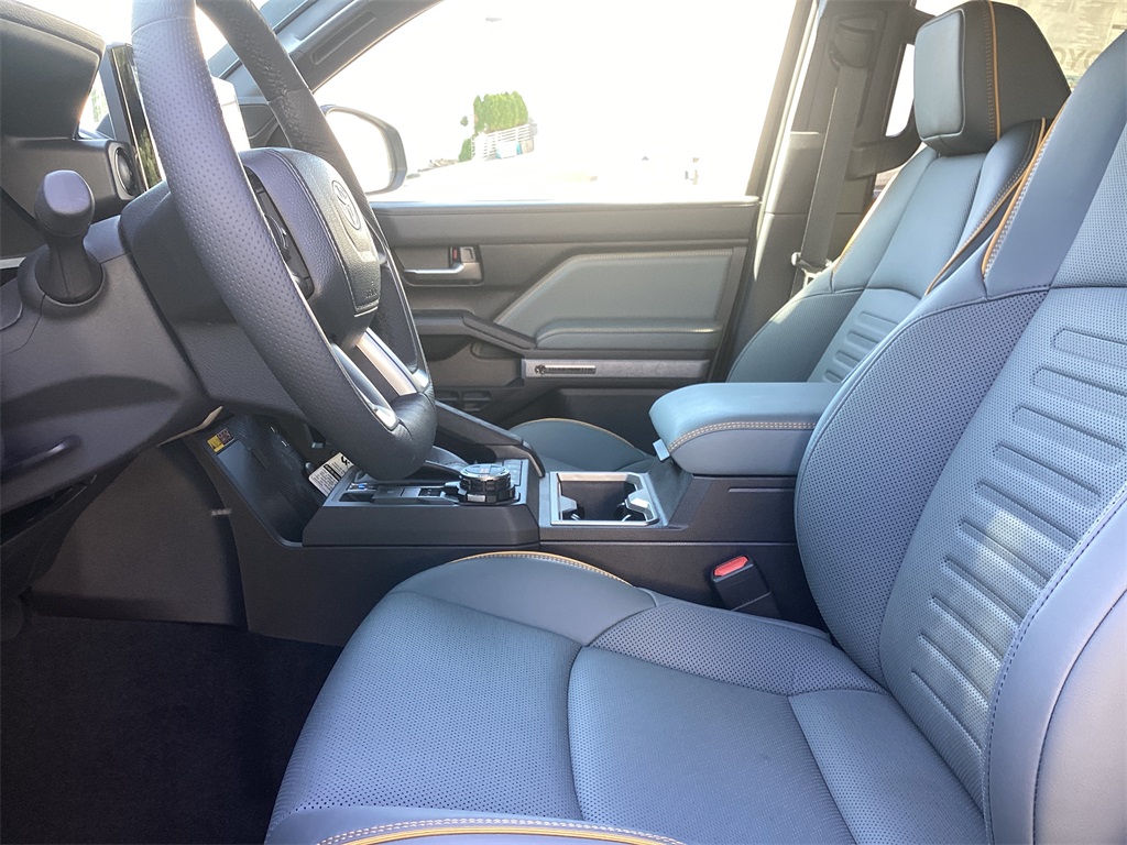 2025 Toyota Tacoma Trailhunter photo 4