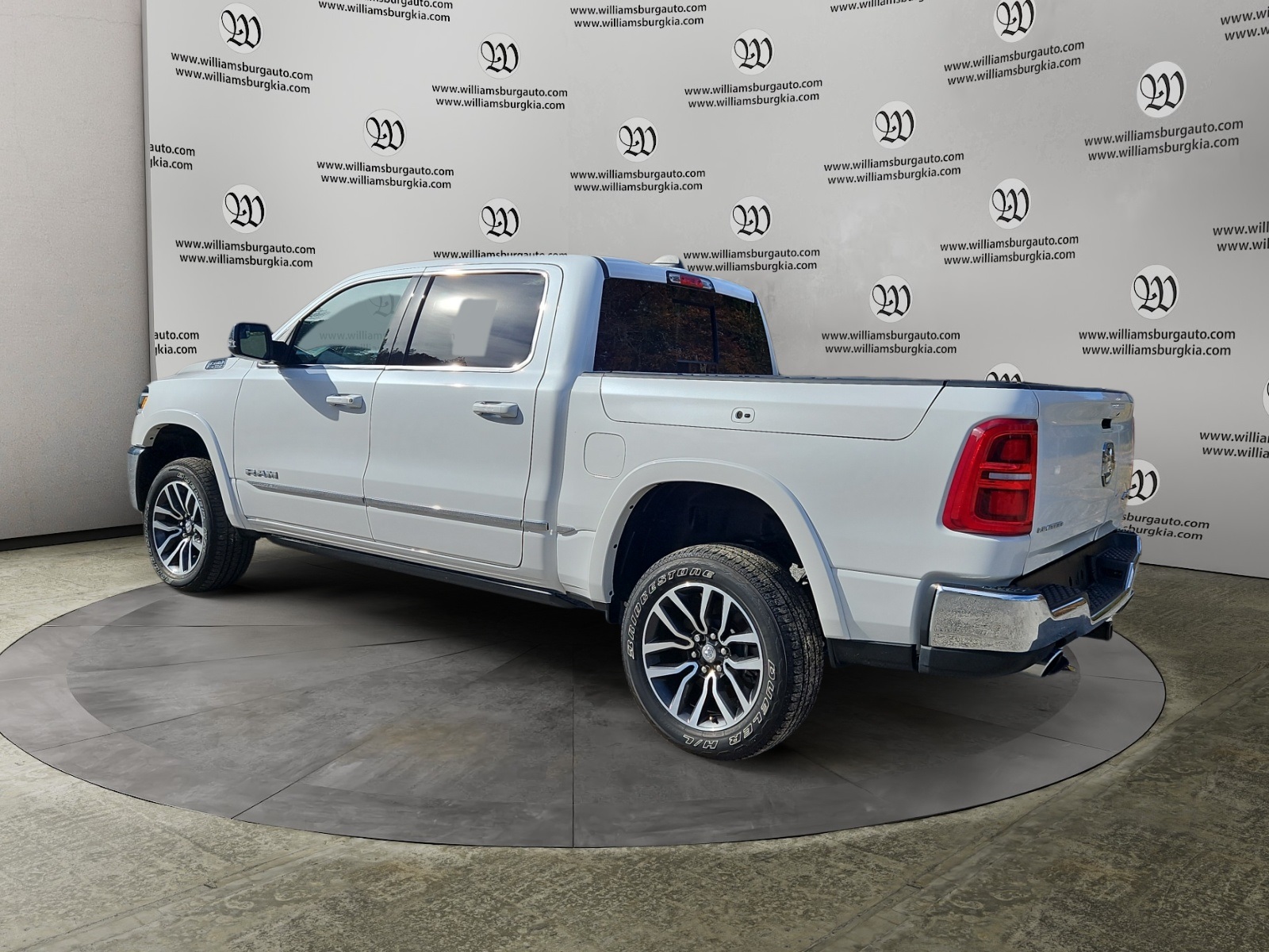 2025 Ram 1500 Limited photo 3