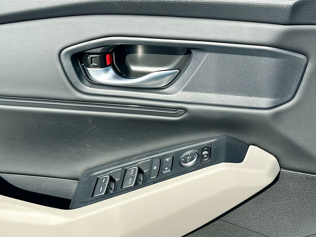 2025 Honda Accord SE photo 17