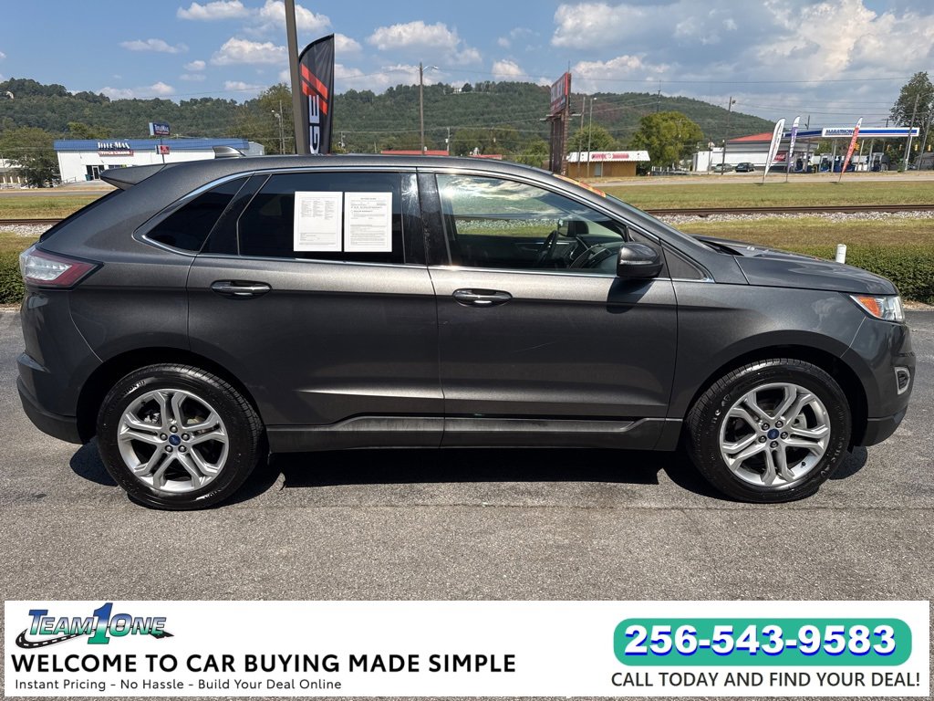 2017 Ford Edge Titanium photo 18