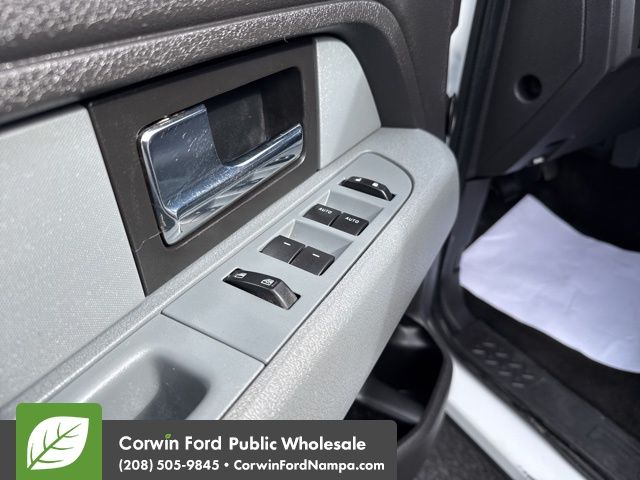 2012 Ford F-150 XLT photo 11