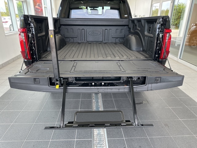 2025 Ford F-150 XLT photo 38