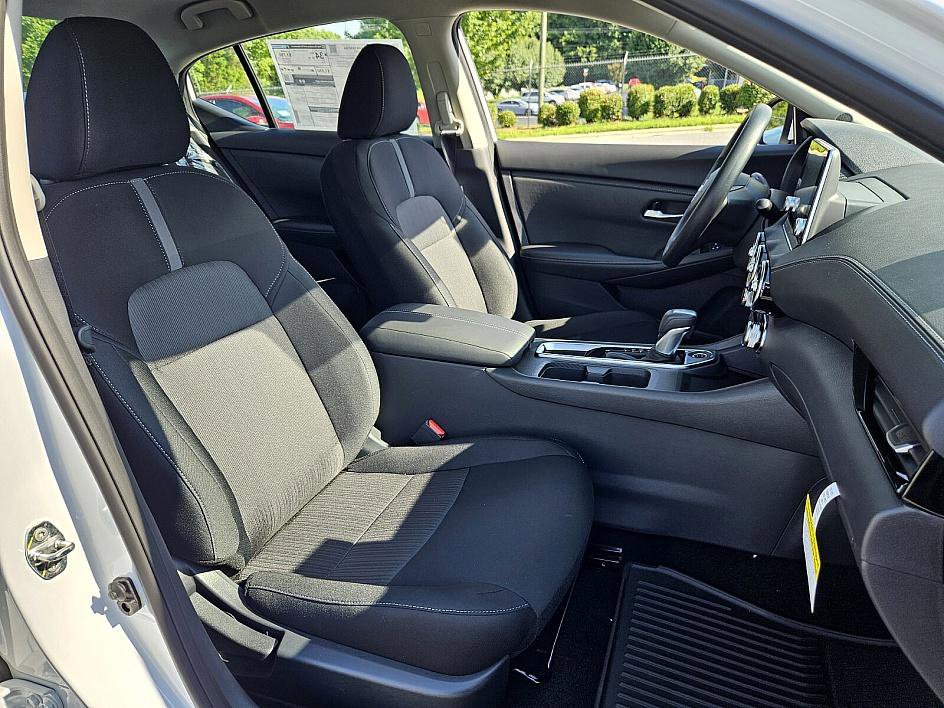 2025 Nissan Sentra SV photo 15
