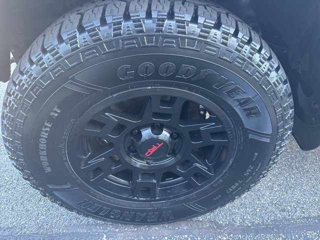 2018 Toyota 4Runner TRD Off-Road Premium photo 4
