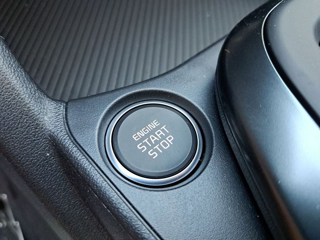 2025 Kia K4 LXS photo 27