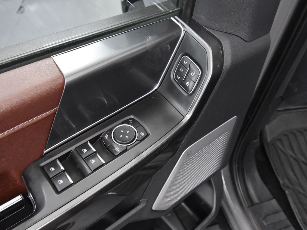 2021 Ford F-150 Lariat photo 13