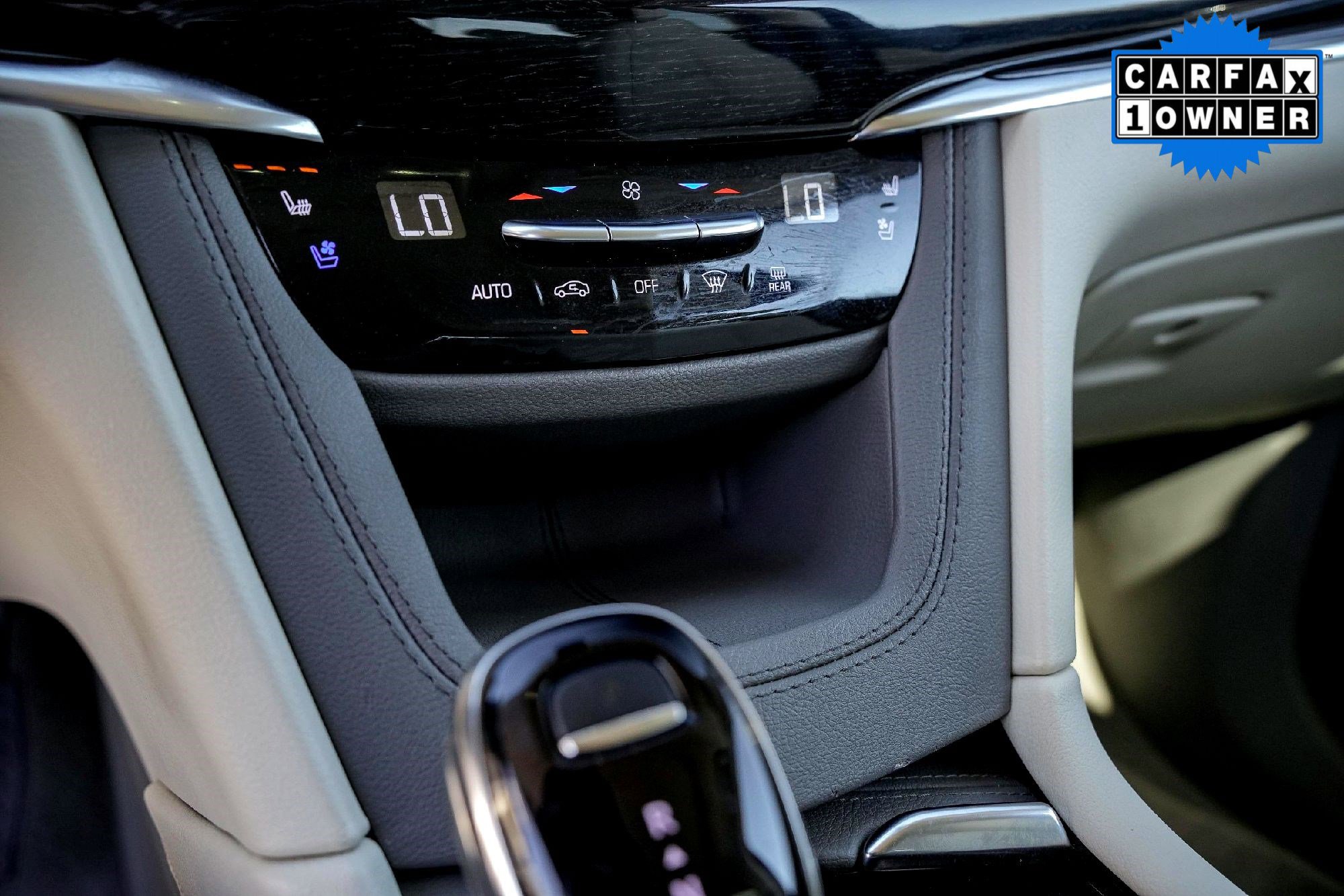 2025 Cadillac XT6 Premium Luxury photo 21