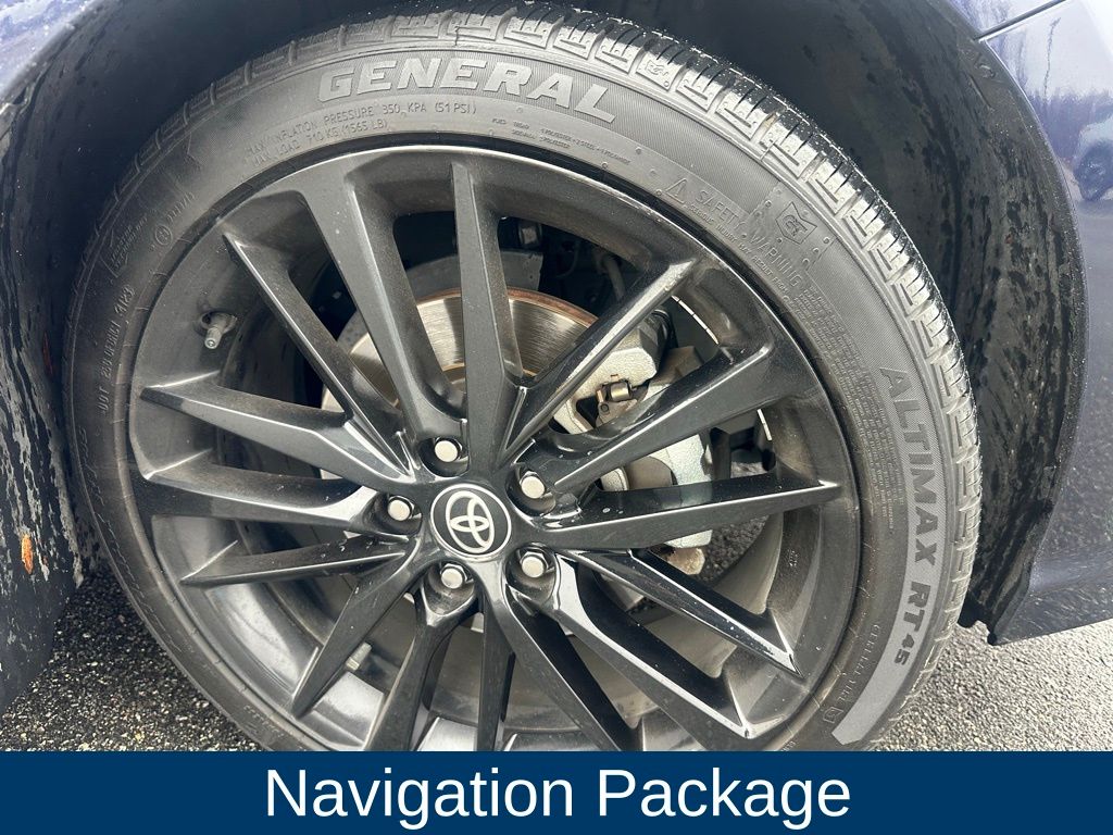 2022 Toyota Camry XSE photo 3