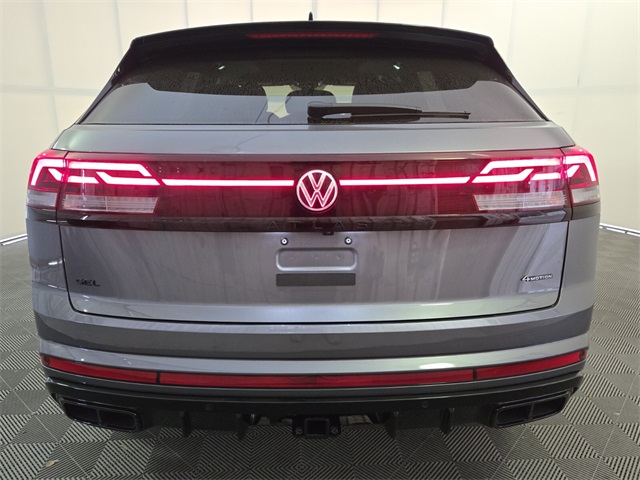 2025 Volkswagen Atlas Cross Sport SEL R-Line photo 9