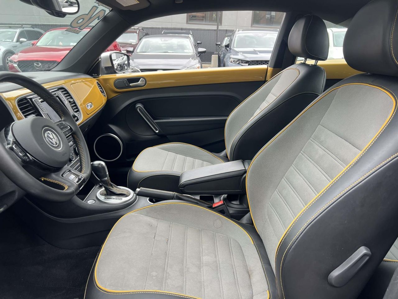 2016 Volkswagen Beetle 1.8T Dune photo 9
