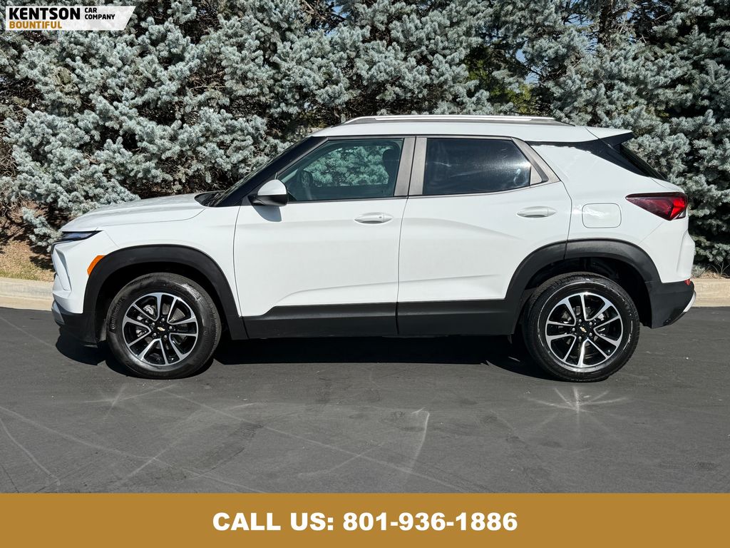 2025 Chevrolet Trailblazer LT photo 4