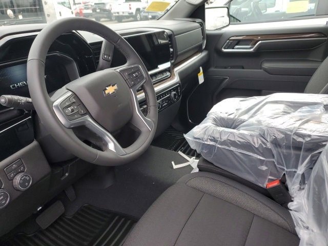 2026 Chevrolet Silverado 1500 LT photo 3