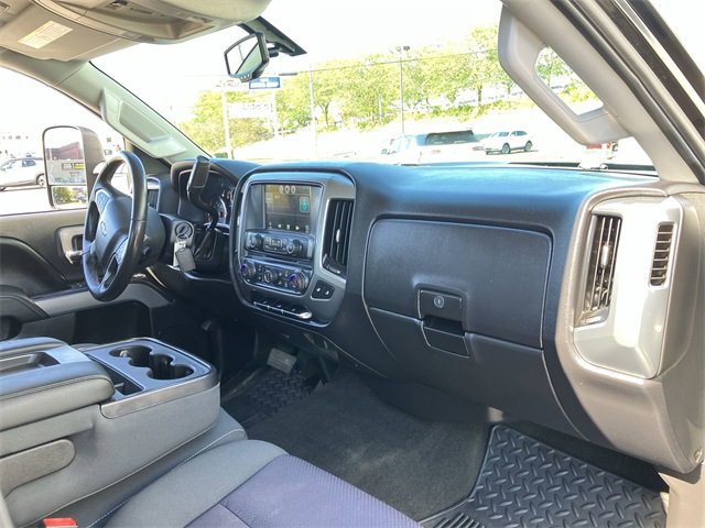 2015 Chevrolet Silverado 2500HD LT photo 9