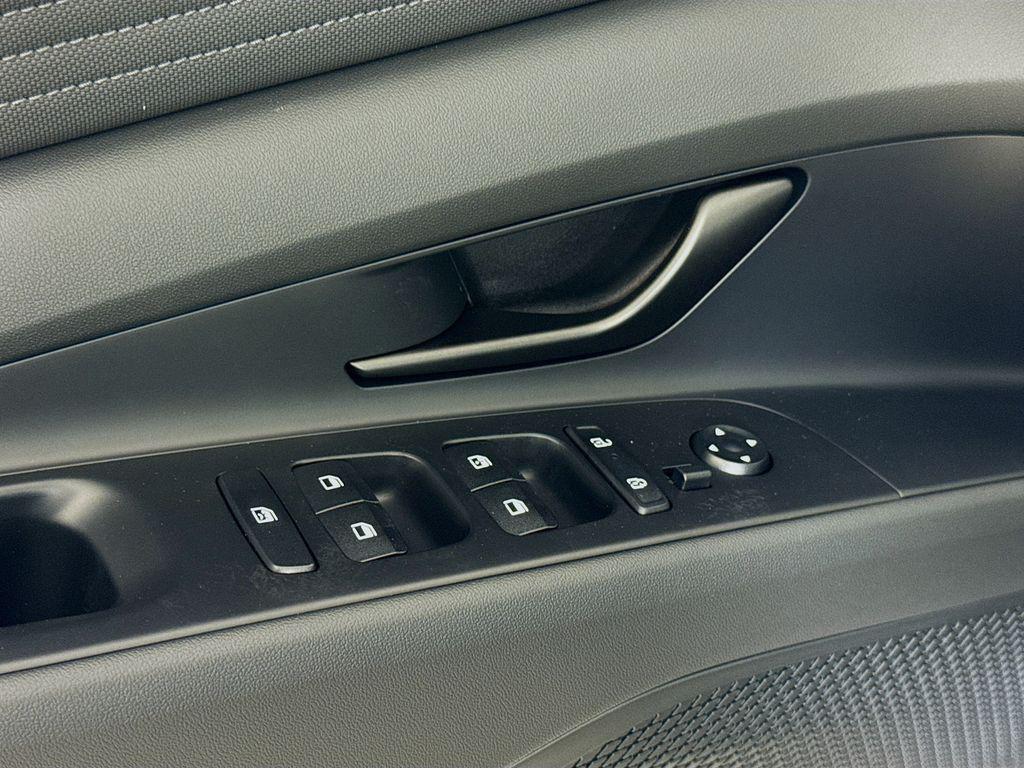 2025 Hyundai Elantra Hybrid SEL Sport photo 18