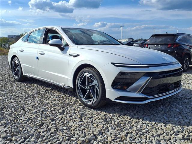 2026 Hyundai Sonata SEL's photo