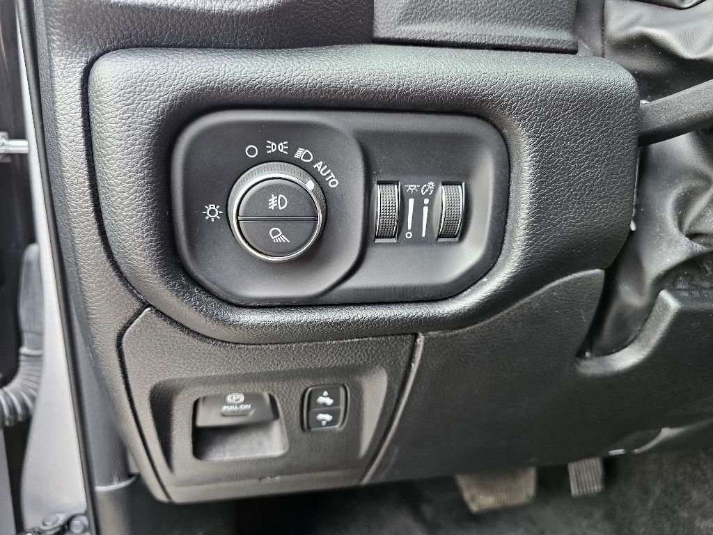 2022 RAM 1500 - Image 10