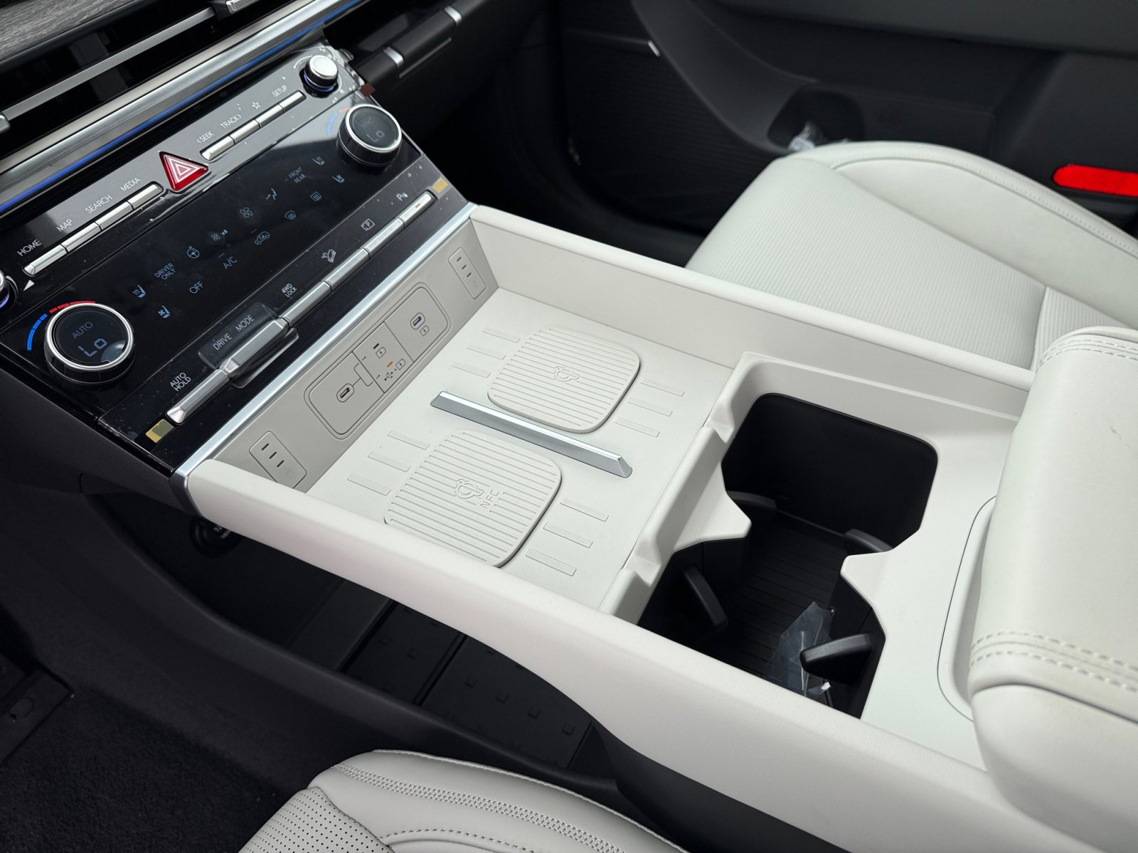 2026 Hyundai Santa Fe Calligraphy photo 13