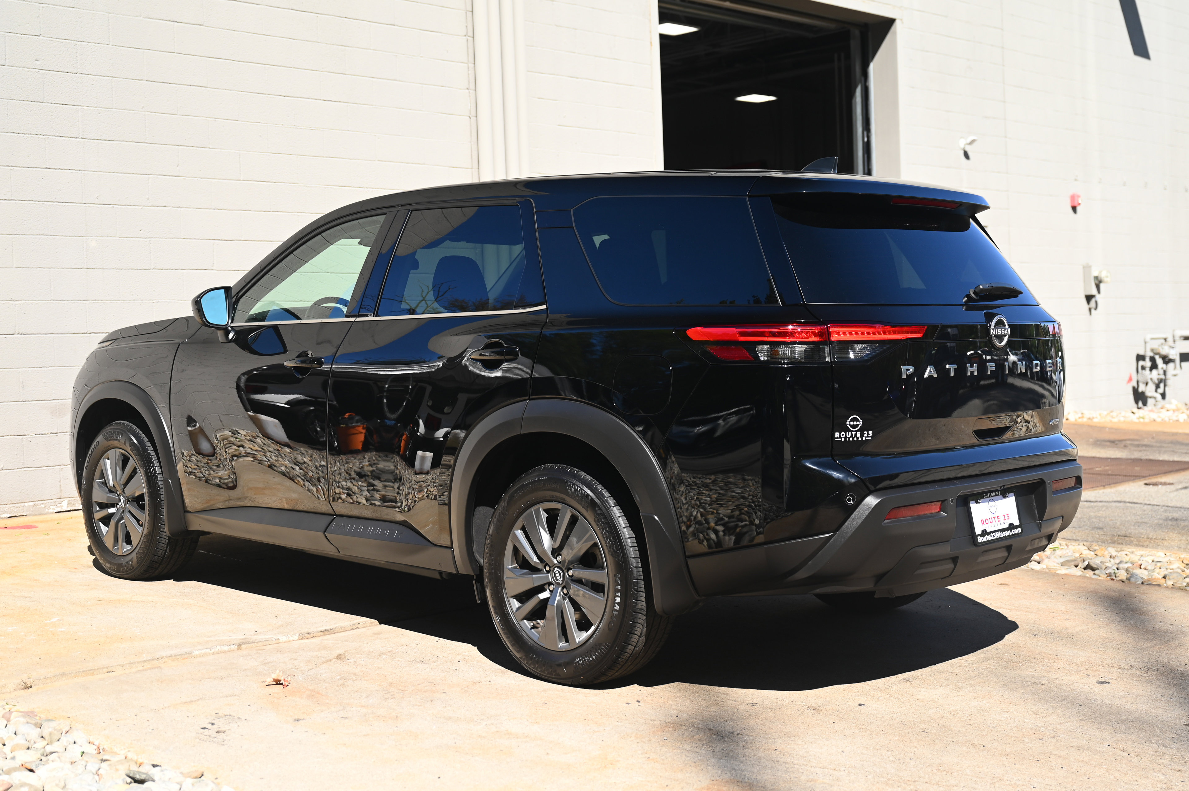 2024 Nissan Pathfinder S photo 7