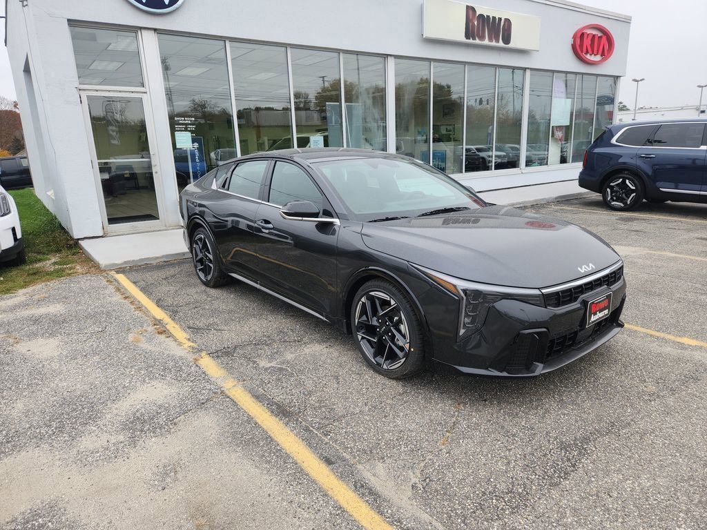 2025 Kia K4 GT-Line's photo